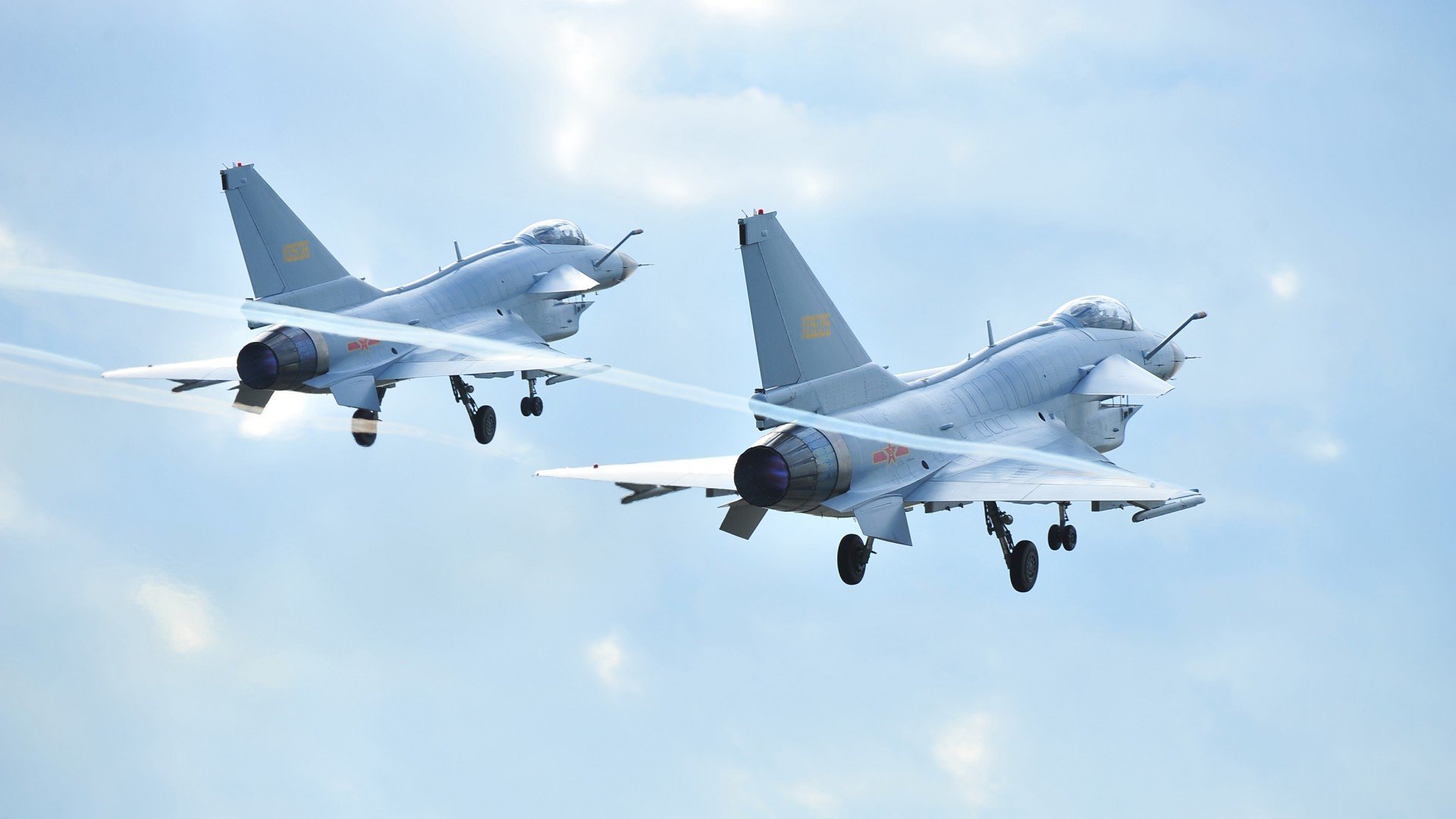 门神库尔图瓦带队取胜，那不勒斯强势攻克德国铁壁