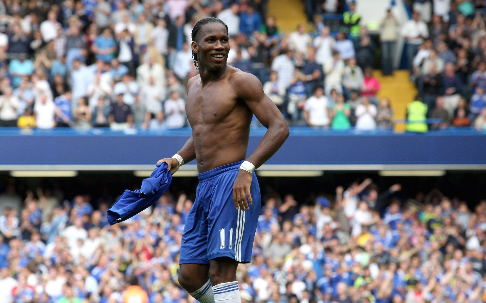 魔术冲垮太阳，布克在F1街道赛接管比赛